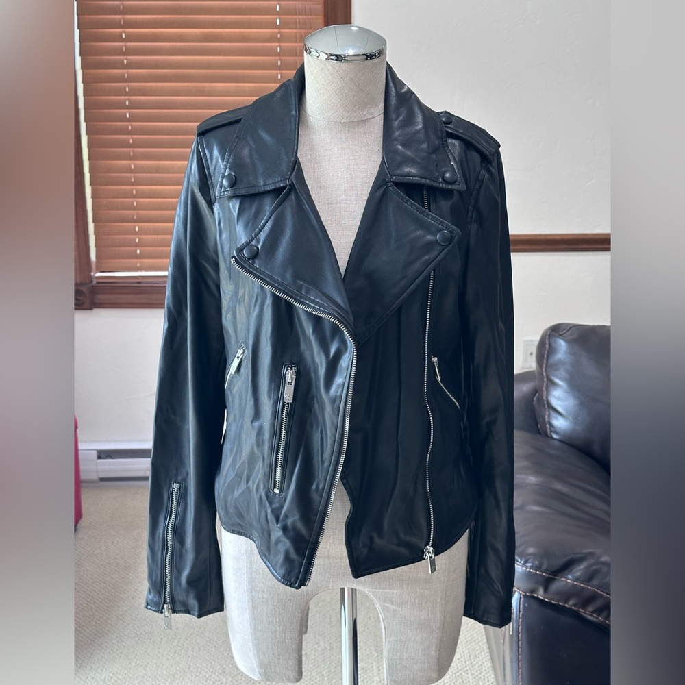 NWOT Women's Black Faux Leather Moto Jacket